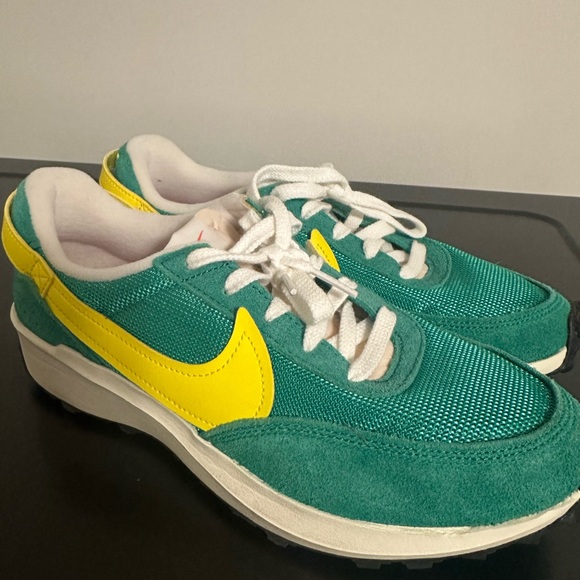 Wmns waffle debut vintage “stadium green” sneakers - Picture 2 of 5